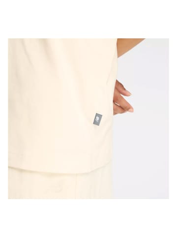 New Balance Tshirts in bunt