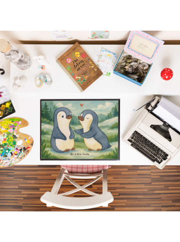 Mr. & Mrs. Panda malunterlage Pinguine trösten Design ohne Spruch in Weiß