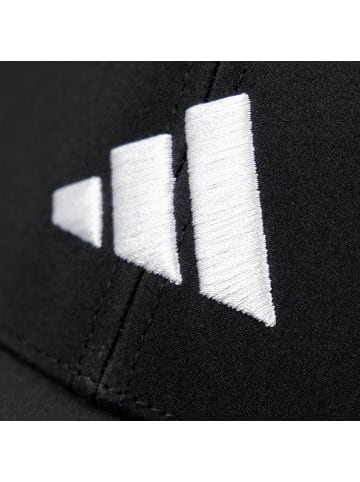 adidas New Logo Embroidered in Schwarz