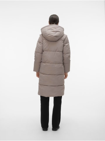 Vero Moda Mantel in Taupe Gray