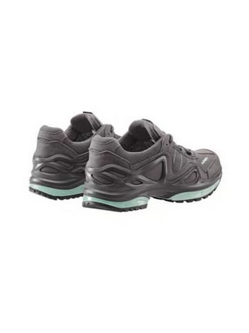 LOWA Outdoorschuh in grau