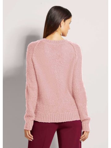 MADELEINE Flauschiger Pullover mit Raglanärmeln in blassrosa