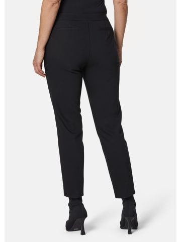 GOLDNER Sportive Jerseyhose mit figurformendem Einsatz in schwarz