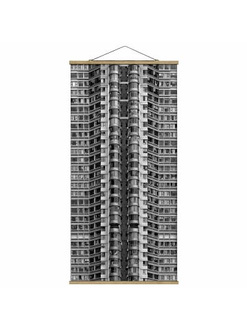 WALLART Stoffbild mit Posterleisten - Skyscraper in Schwarz-Weiß