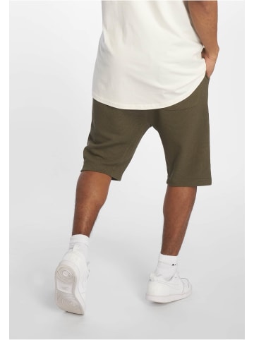 DEF Shorts in olive