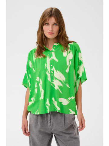 Soaked in Luxury Kurzarm-Bluse SLArjana Lockere Passform in Vibrant Green Splash Print