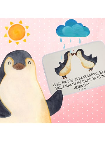 Mr. & Mrs. Panda Badematte Pinguin Liebe mit Spruch in Weiß