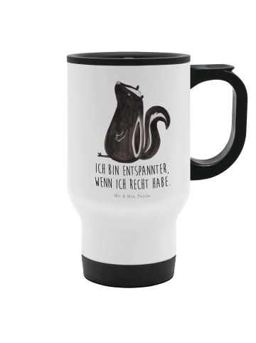 Mr. & Mrs. Panda Kaffeebecher Stinktier Sitzen mit Spruch in Weiß