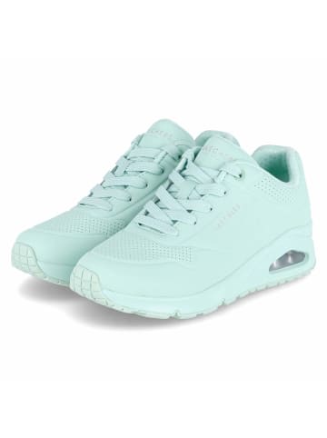 Skechers Schnürhalbschuh in schwarz