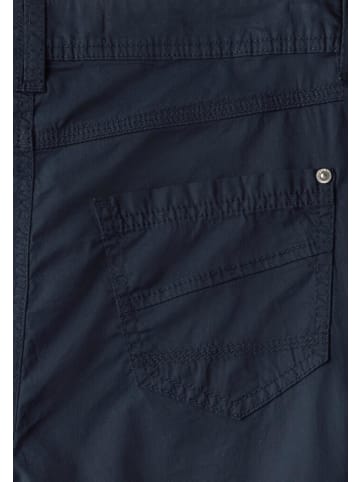 Cecil Capri in universal blue