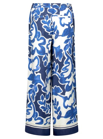 BETTY & CO Schlupfhose mit Print in Weiß/Dunkelblau