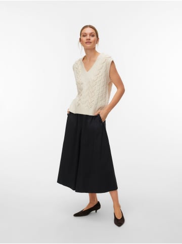 Vero Moda V-Ausschnitt Pullunder mit Zopfstrickmuster in Birch