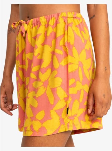 Quiksilver Shorts Sommer mit Blumen in Senfgelb