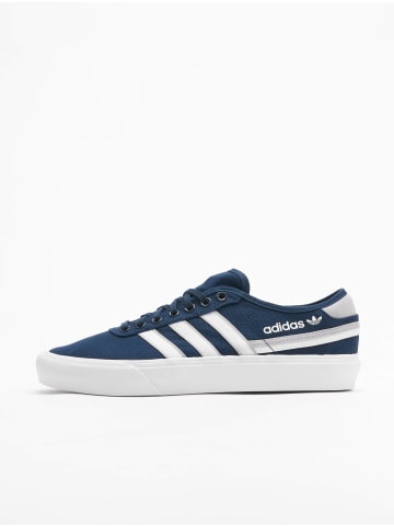 adidas Turnschuhe in collegiate navy