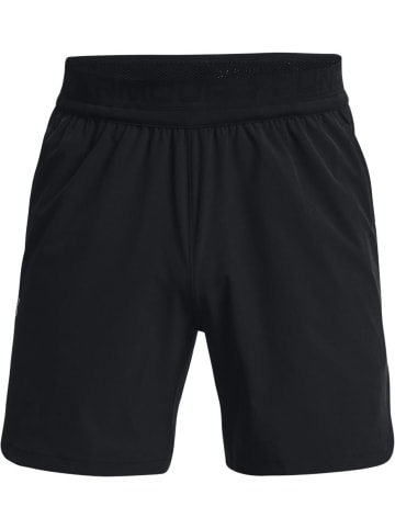 Under Armour Sportshorts "UA Peak Gewebeshorts" in Schwarz