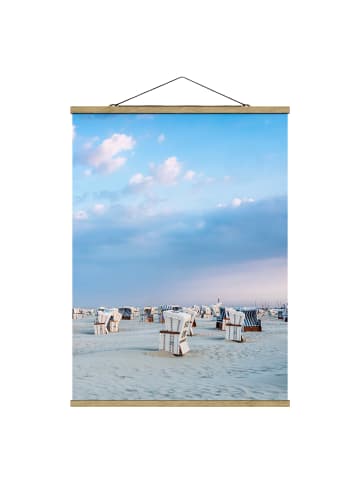 WALLART Stoffbild mit Posterleisten - Strandkörbe an der Nordsee in Blau