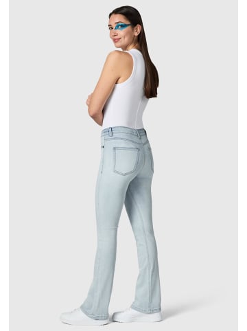 PEAK TIME  Bootcut-Jeans Zenita in Stellar Indigo