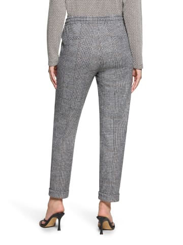 BETTY & CO Karo-Hose mit Bindegürtel in Black/Camel