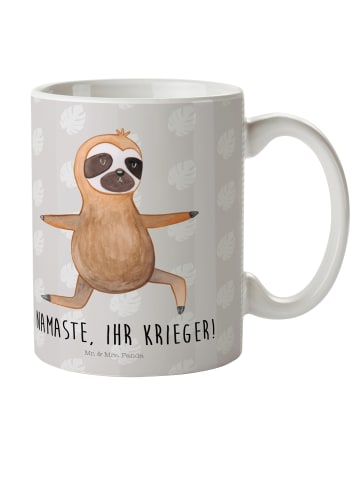 Mr. & Mrs. Panda Trinkbecher Faultier Yoga mit Spruch in Grau Pastell