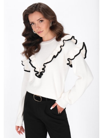 faina Women Sweater in white black