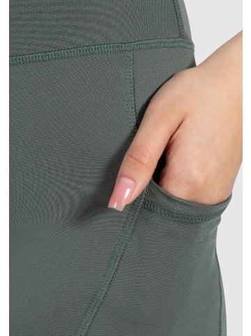 SMILODOX Shorts Lissa in Grün
