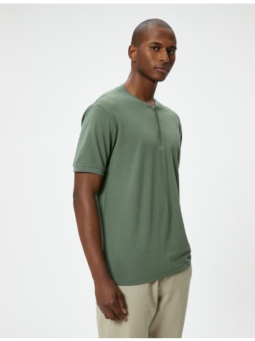 KOTON T-shirt in Schwarz