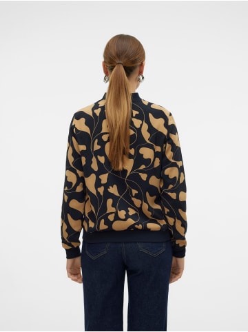 Vero Moda Mantel in Black 5