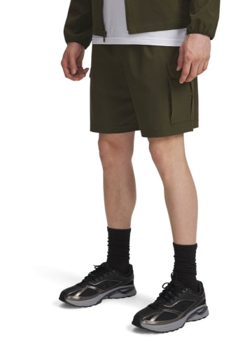 Under Armour Sportshorts "Vibe Woven Cargo Shorts" in Grün
