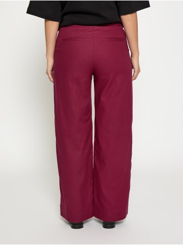 DESIRES Hose in Rhododendron Red