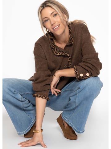 SASSYCLASSY Cardigan mit Rüschen im Leo-Print in Braun