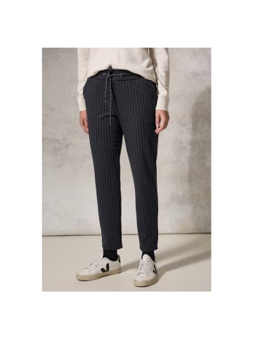 Cecil Hose in deep charcoal grey