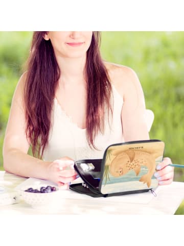 Mr. & Mrs. Panda Menschrmäppchen Robbe Liegen Design ohne Spruch in Weiß