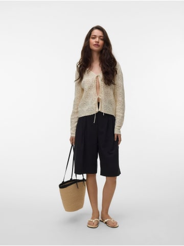 Vero Moda Bermuda Shorts in Black