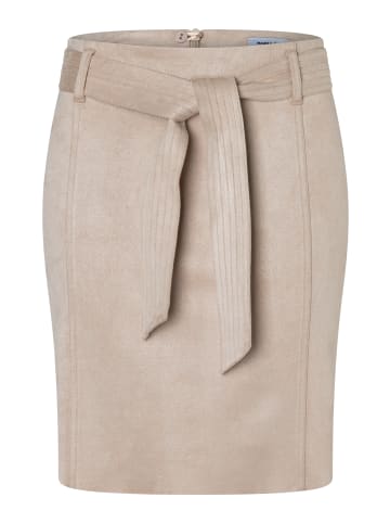 More & More kurzer, stylisher Rock, Lederimitatt in caramel