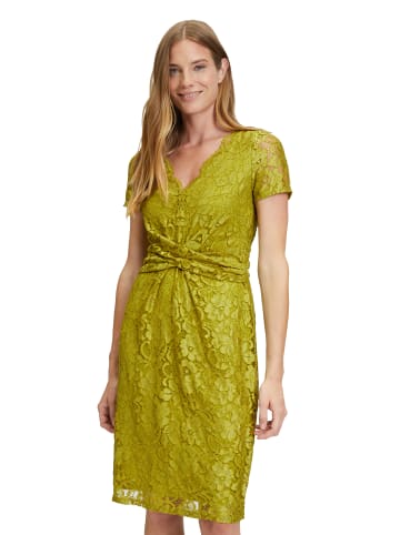 Vera Mont Spitzenkleid figurbetont in Peridot Green