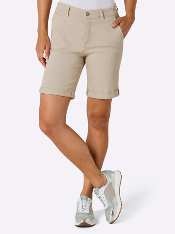 ascari Bermudas in sand