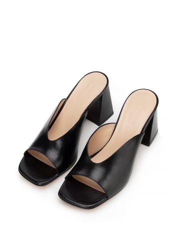 Wittchen Women's flip-flops on a block heel made of genuine leather in Black