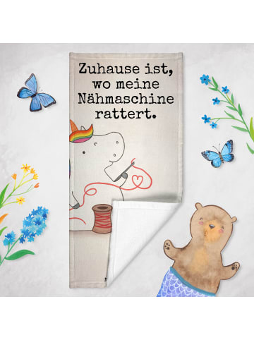 Mr. & Mrs. Panda Badehandtuch Einhorn Näherin Design mit Spruch in Weiß