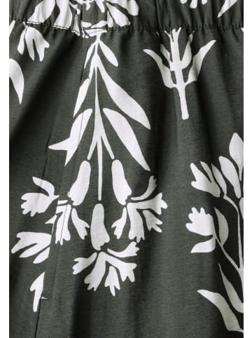 Street One Rock in desert pine green