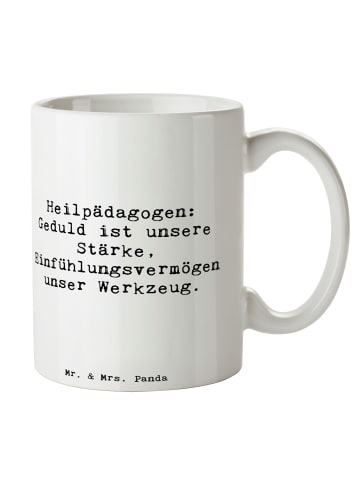 Mr. & Mrs. Panda Becher Spruch Heilpädagogin Geduld mit Spruch in Weiß