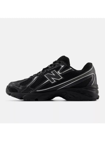 New Balance Sneaker 740 in Schwarz