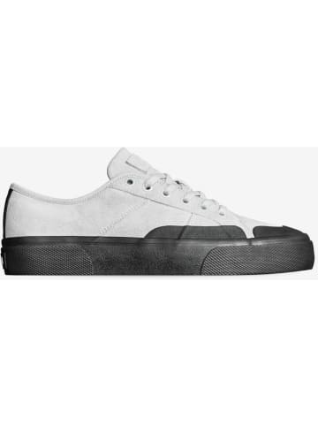 Globe Skaterschuhe Surplus Undyed Black