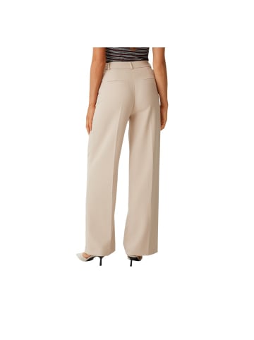 comma Hose in Beige