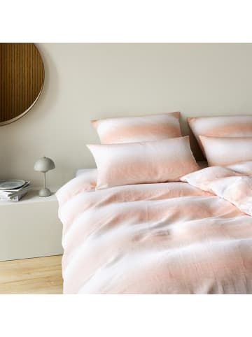 Elegante Bettwäsche Layer in pfirsich