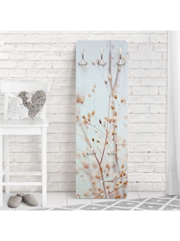 WALLART Garderobe - Pastellknospen am Wildblumenzweig in Creme-Beige