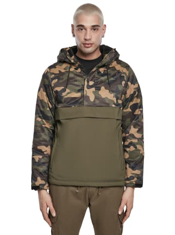 Urban Classics Windbreaker in olive/wood camo