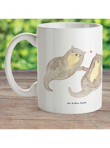 Mr. & Mrs. Panda Tasse Otter Hände halten ohne Spruch in Weiß