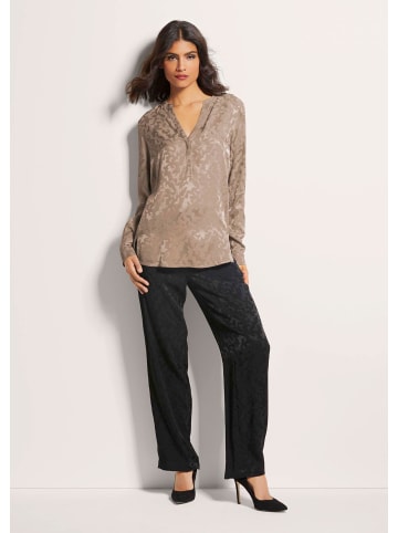 MADELEINE Modische Longbluse mit V-Ausschnitt in caramel