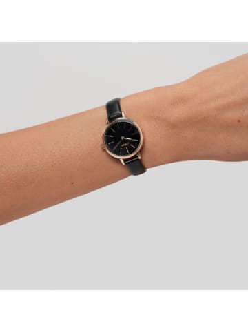 s.Oliver Armbanduhr Petite Time in schwarz