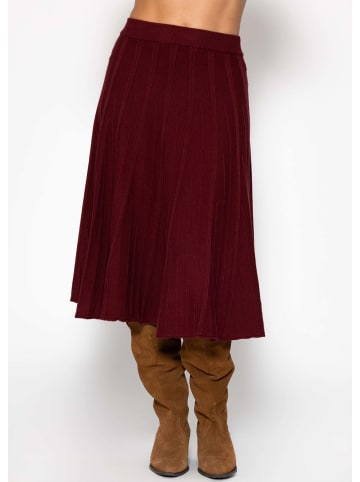 SASSYCLASSY Plissierter Strick-Midirock in Burgundy